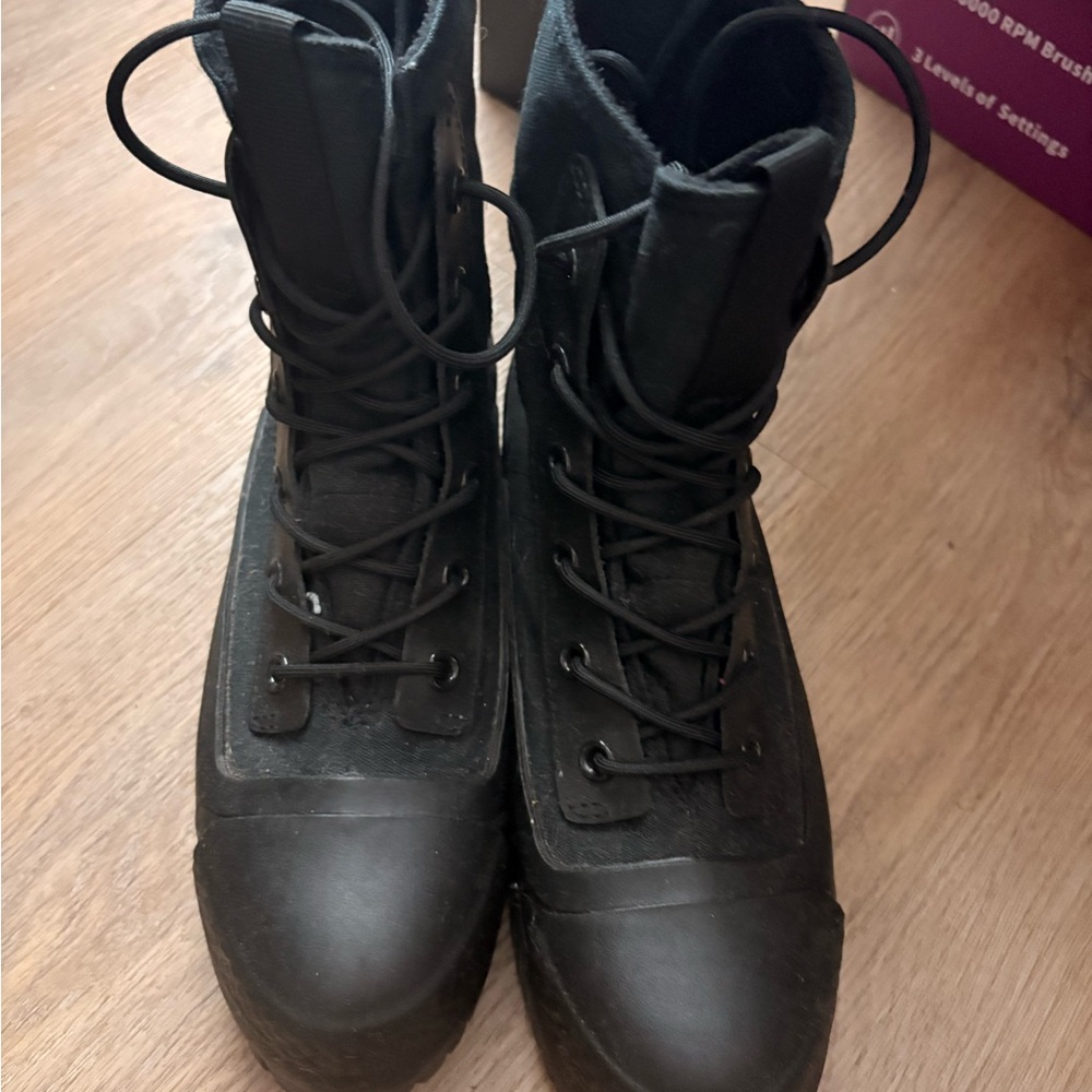 Converse Black Women's Combat Boots waterproof